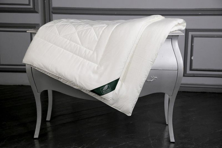 Одеяло стеганое из бамбукового волокна ANNA FLAUM BAMBOO KOLLEKTION 150х200 всесезонное