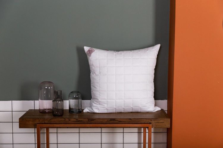 Подушка стеганная GERMAN GRASS PREMIUM FAMILIE NON-ALERGENIC 68х68 регулируемая